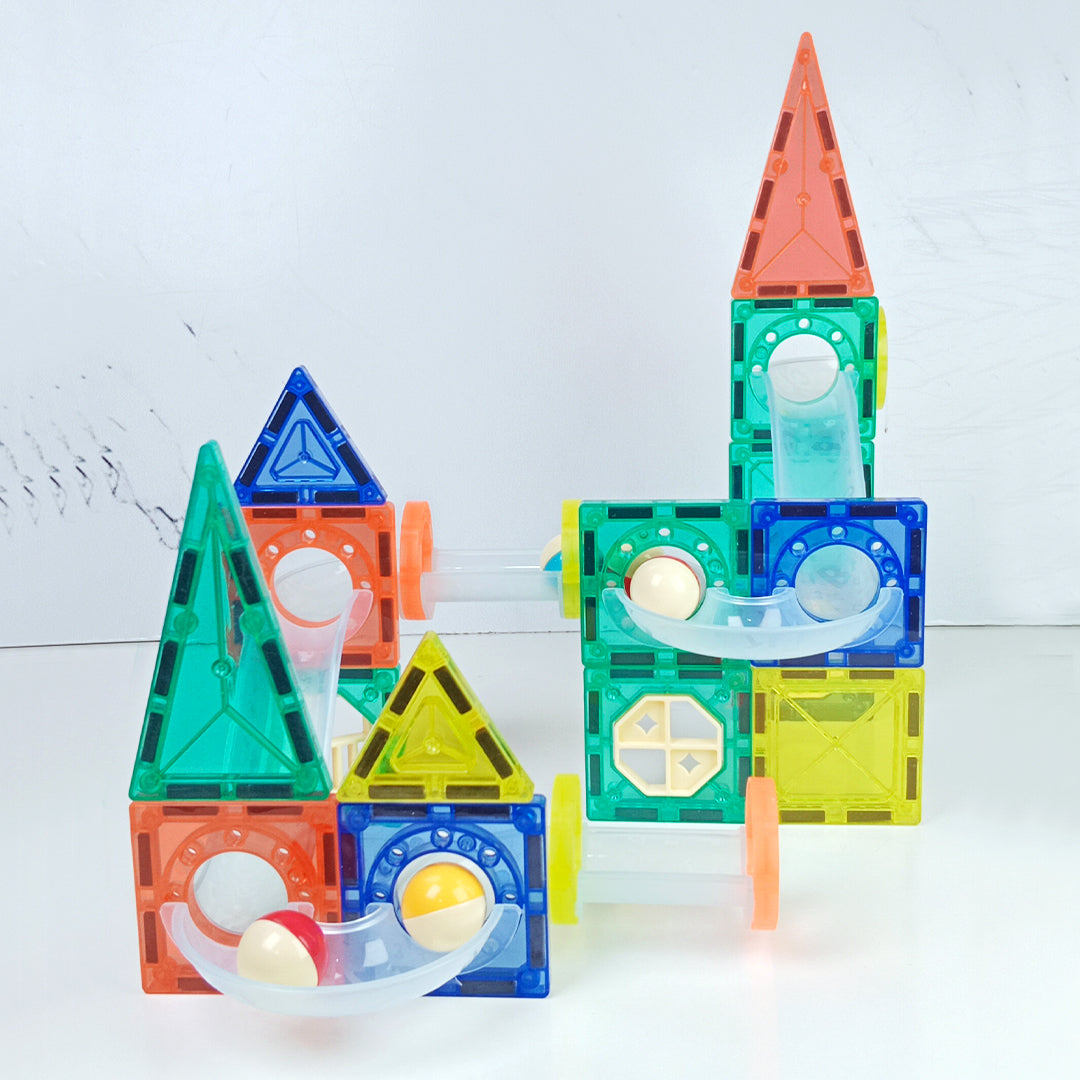 42-PIECE MAGBETIC BUILDING SET - Toys Wali Gali
