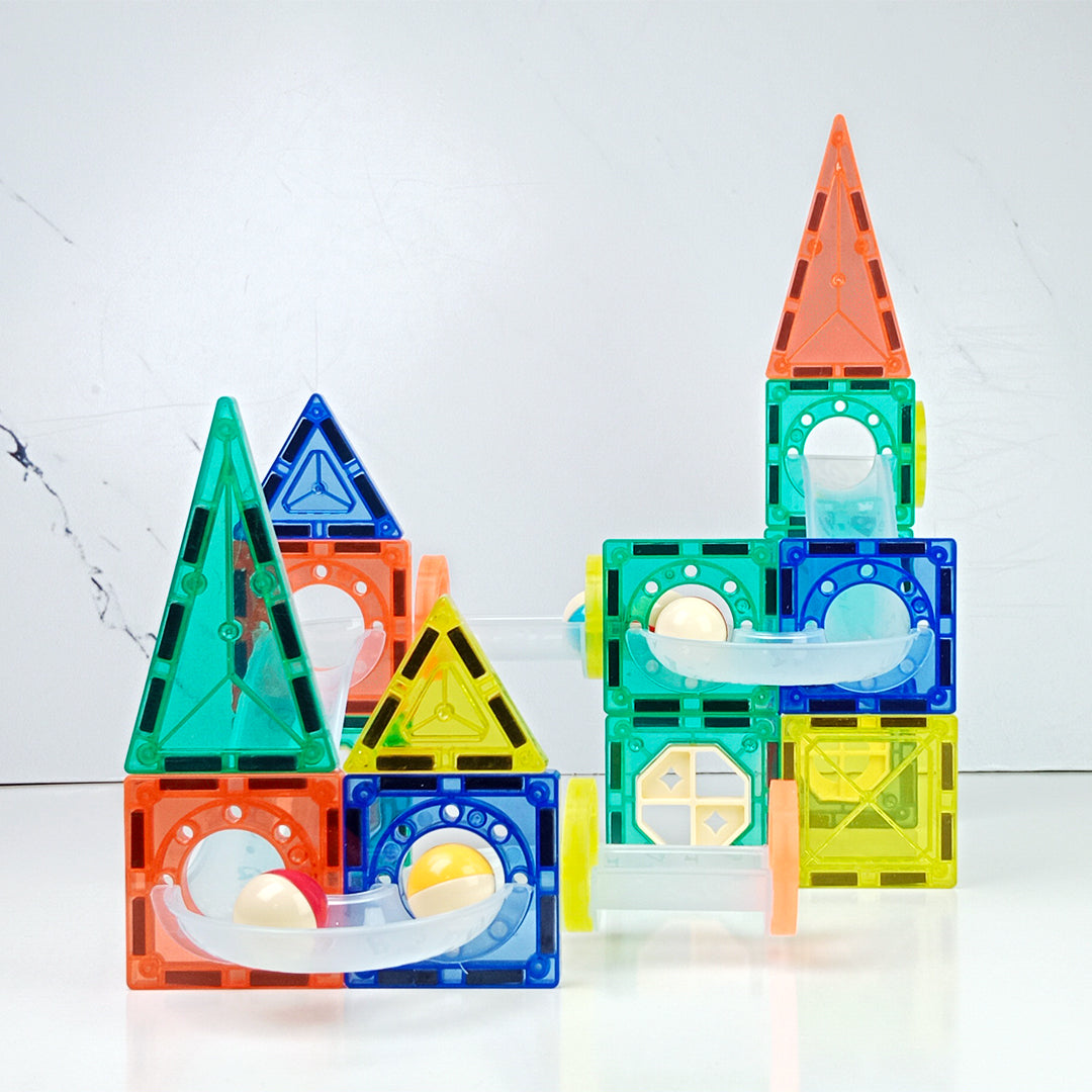 42-PIECE MAGBETIC BUILDING SET - Toys Wali Gali