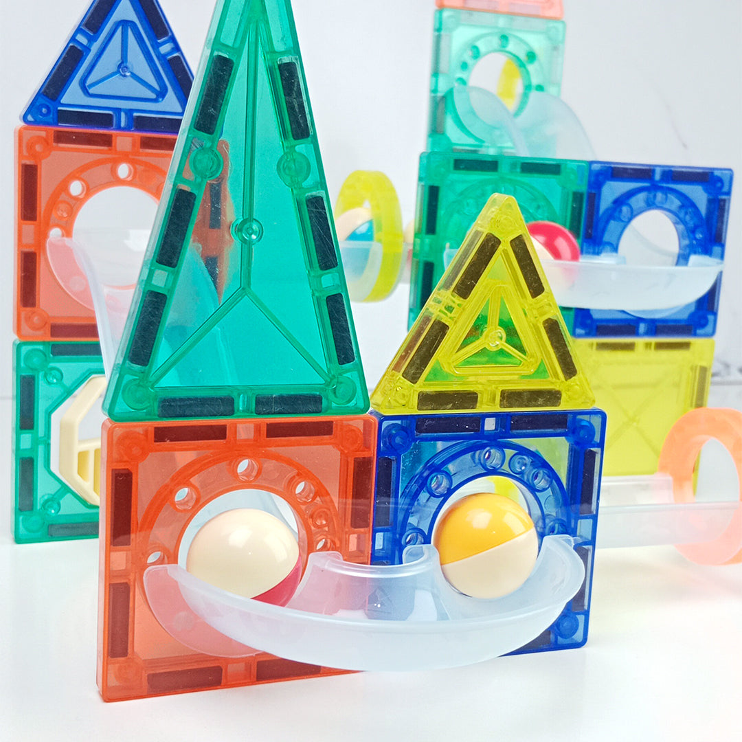 42-PIECE MAGBETIC BUILDING SET - Toys Wali Gali