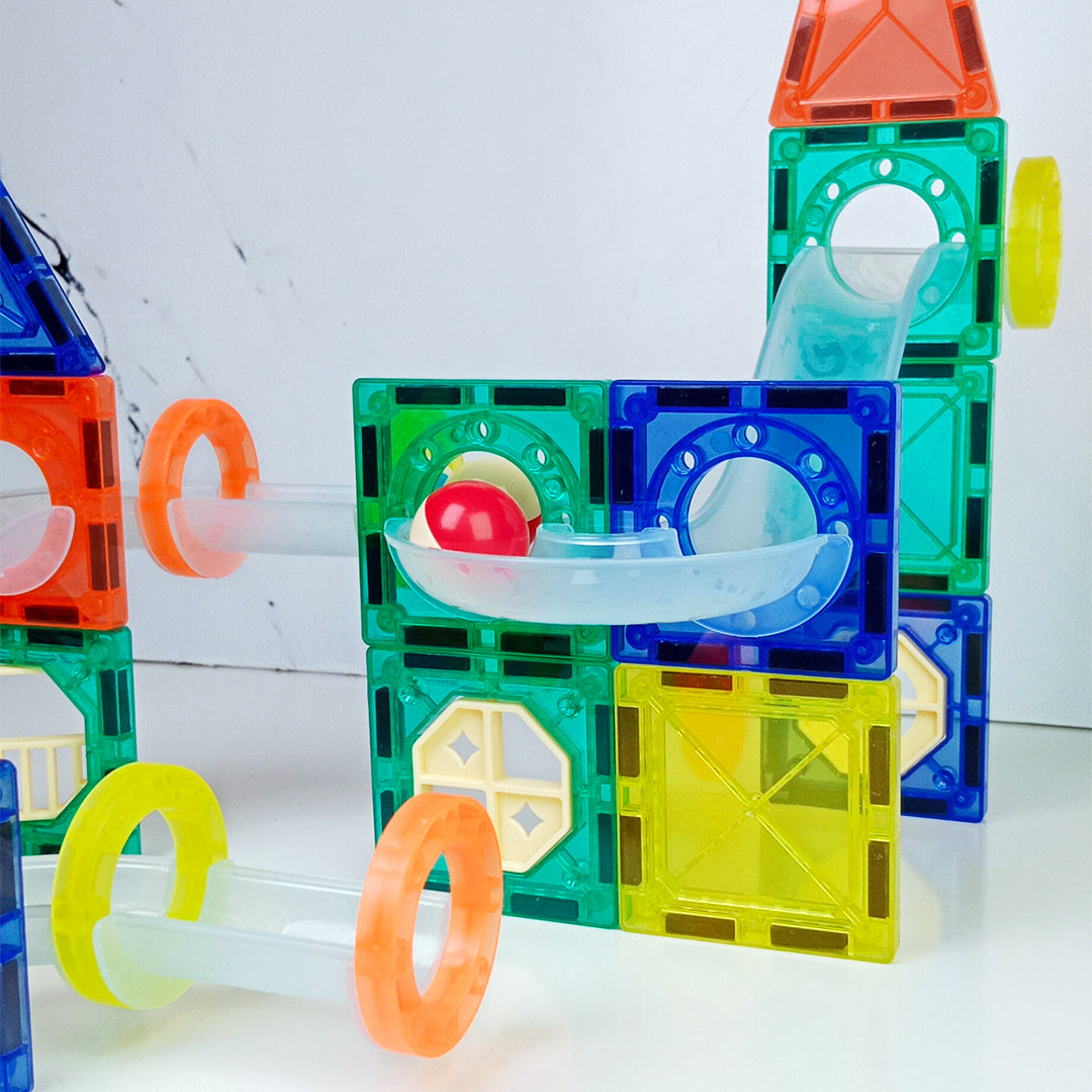 42-PIECE MAGBETIC BUILDING SET - Toys Wali Gali