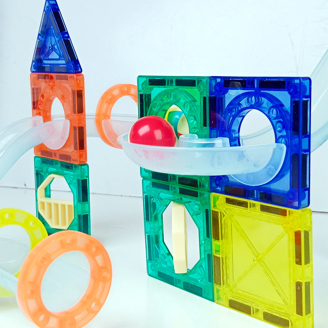 42-PIECE MAGBETIC BUILDING SET - Toys Wali Gali