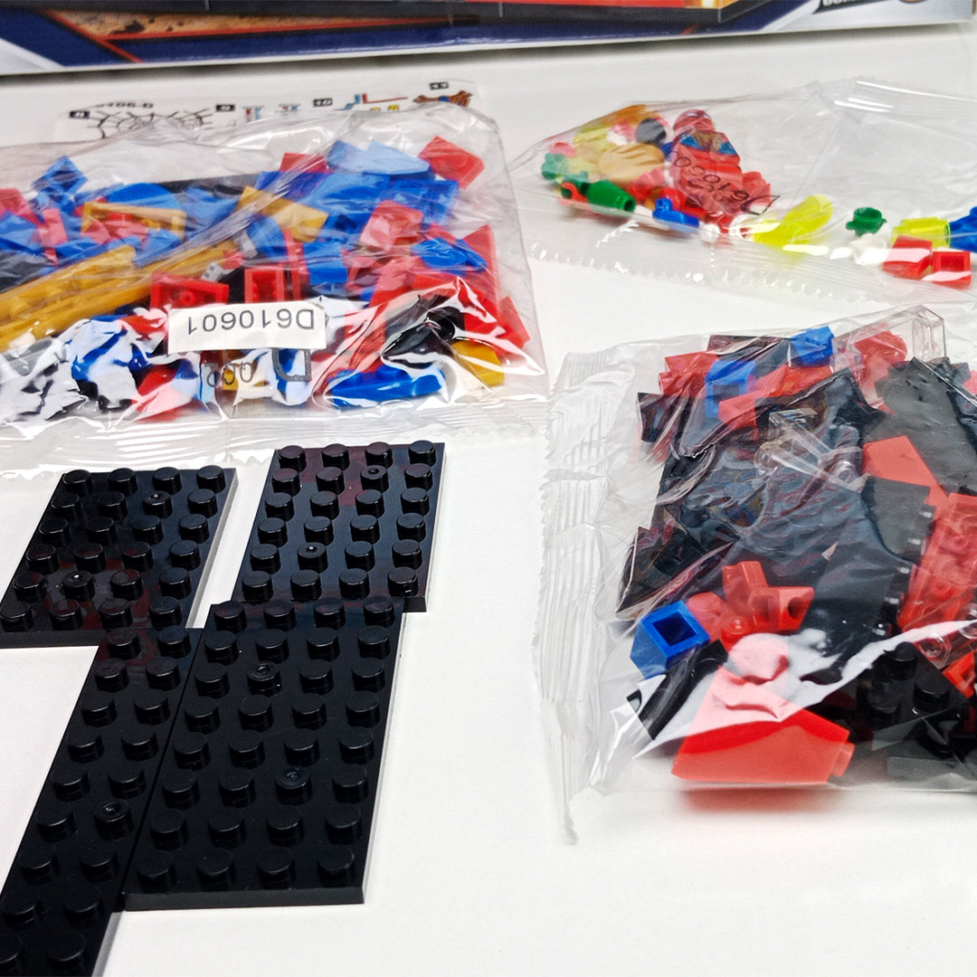 SUPER HERO 4-in-1 BUILDING BLOCK SET (234 Pcs) - Toys Wali Gali